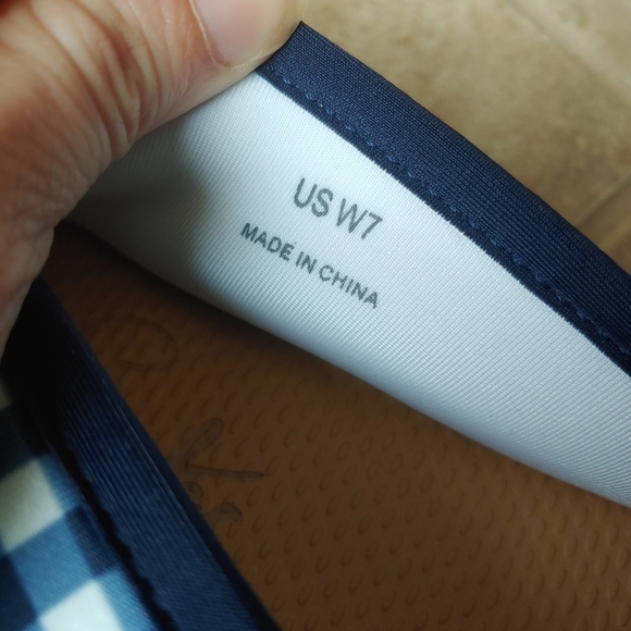 Seastar beachwear water shoes - size 7 women's - Picture 3 of 8